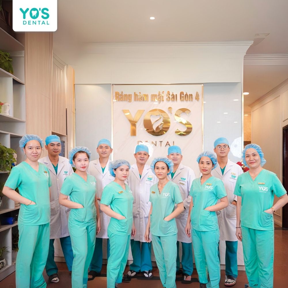 Các bác sĩ tại Yo’s Dental khuyến cáo không nên làm răng sứ giá rẻ