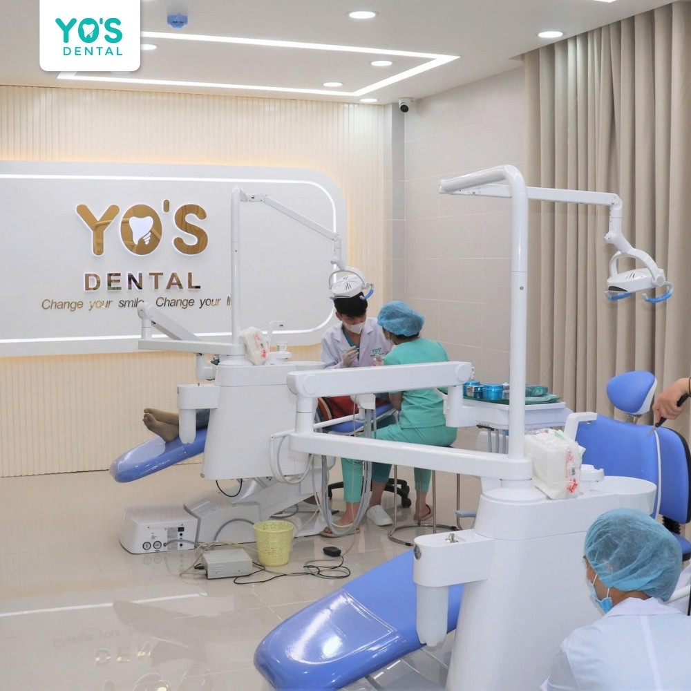 Công nghệ tiên tiến giúp bác sĩ đạt độ chính xác cao trong điều trị.